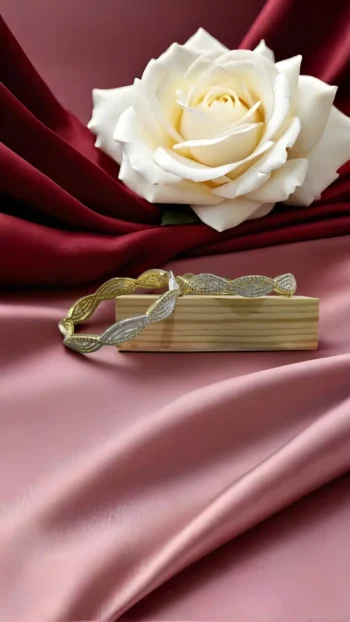GLOW TWIST AD BANGLES