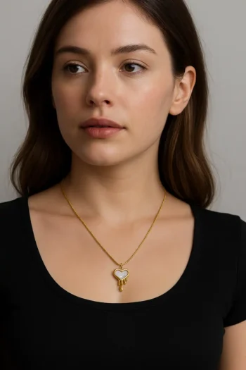 MELT MY HEART NECKLACE - GOLD & PEARL
