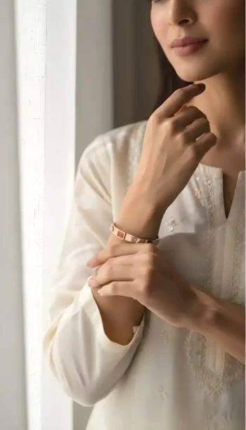 STUDIO GLOW BRACELET