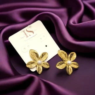 PEARL GLOW STUDS-ANTI-TARNISH