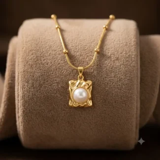 JIYA PEARL NECKLACE