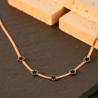 BLACK BLOOM NECKLACE