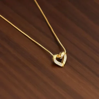 HEARTY TOUCH CHARM