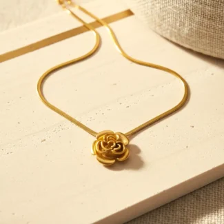 EVARA ROSE NECKLACE